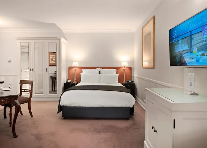 Grand Deluxe King Room